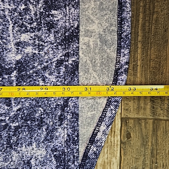 LuLaRoe Hudson Long Sleeve Straight Cut T For Both Him & Her Round Neck Large - Picture 14 of 16